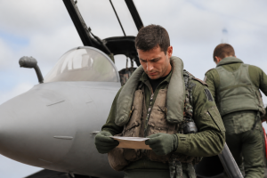 Quel est le salaire d&rsquo;un pilote de chasse militaire ?